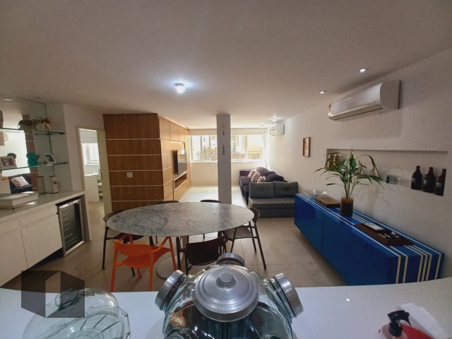 Apartamento à venda com 3 quartos, 85m² - Foto 1