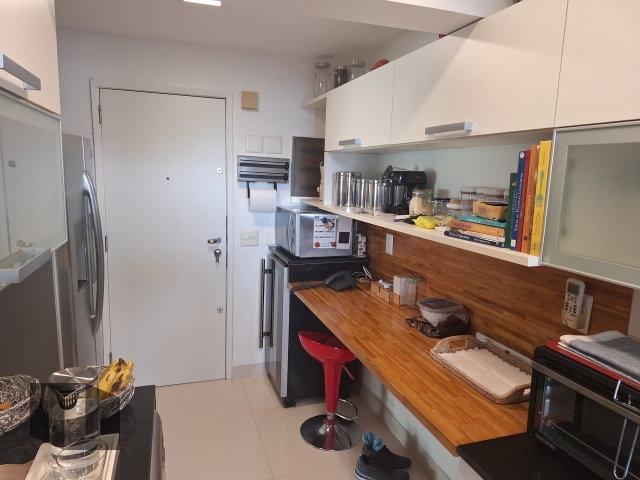 Apartamento para alugar com 3 quartos, 137m² - Foto 28