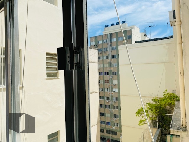 Apartamento à venda com 3 quartos, 156m² - Foto 4