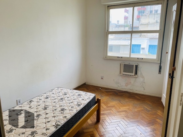 Apartamento à venda com 3 quartos, 156m² - Foto 9