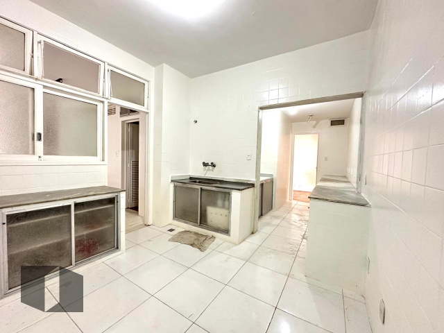 Apartamento à venda com 3 quartos, 300m² - Foto 18