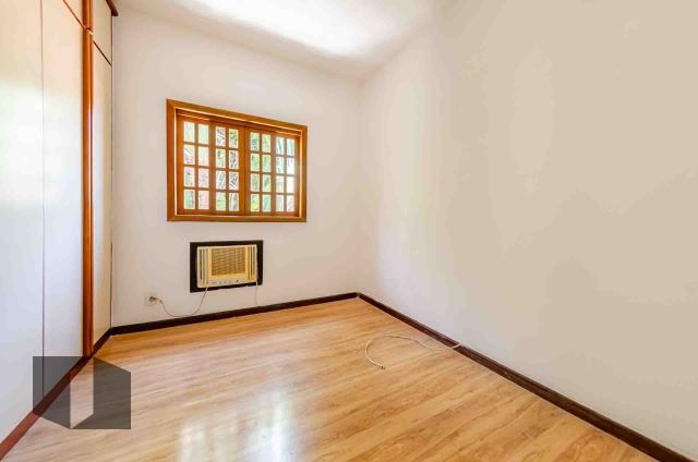 Casa para alugar com 4 quartos, 157m² - Foto 12