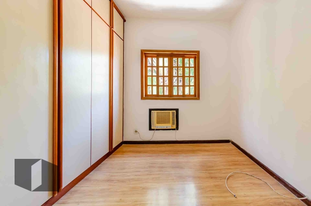 Casa para alugar com 4 quartos, 157m² - Foto 13