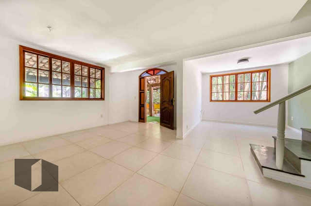 Casa para alugar com 4 quartos, 157m² - Foto 3