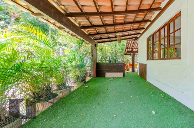 Casa para alugar com 4 quartos, 157m² - Foto 2