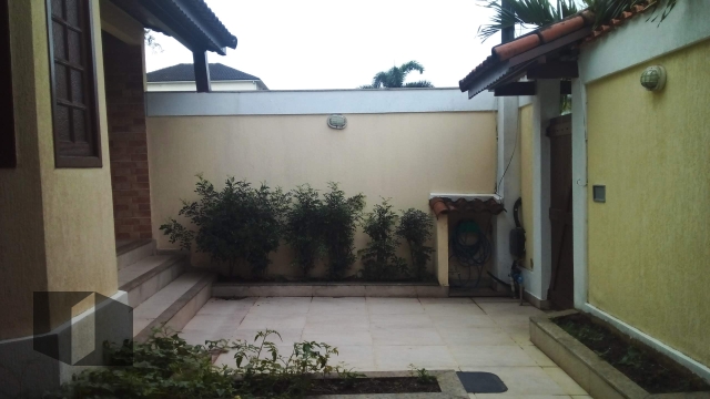 Casa para alugar com 3 quartos, 200m² - Foto 4