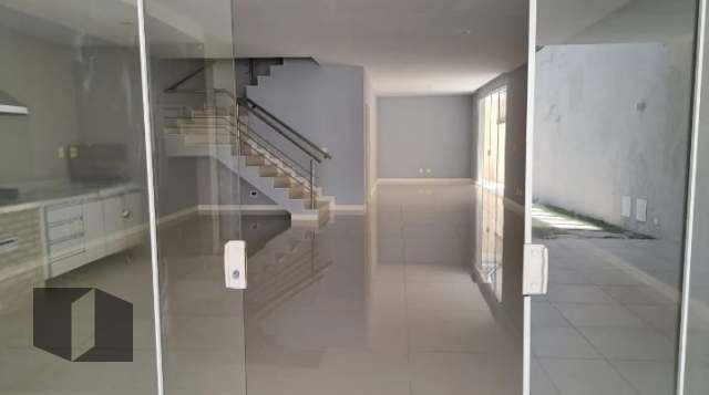 Casa para alugar com 4 quartos, 276m² - Foto 3