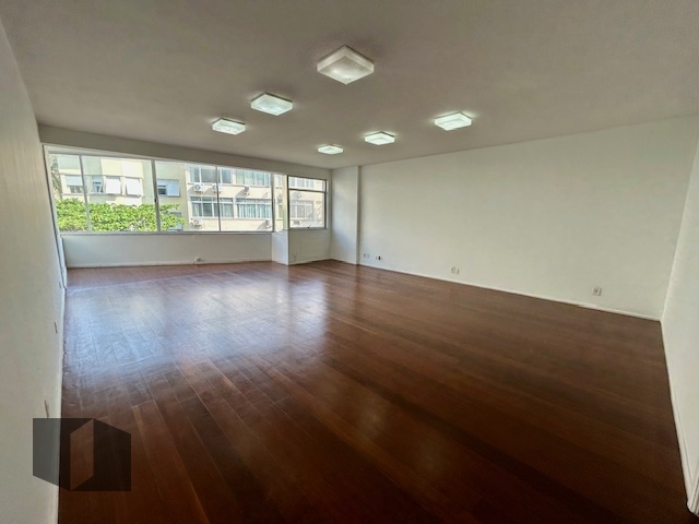 Apartamento para alugar com 4 quartos, 175m² - Foto 2