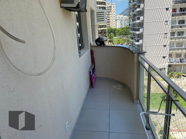 Apartamento à venda com 2 quartos, 67m² - Foto 4