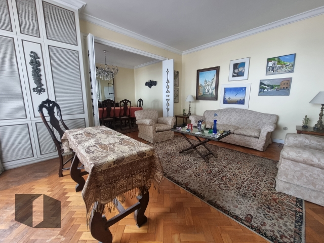 Apartamento à venda com 4 quartos, 223m² - Foto 2