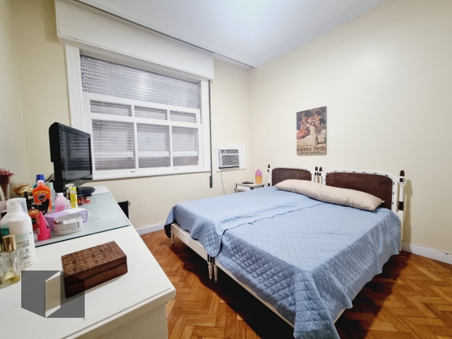 Apartamento à venda com 4 quartos, 223m² - Foto 14