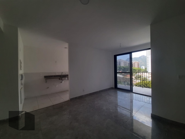 Apartamento à venda com 2 quartos, 80m² - Foto 4