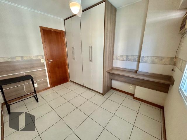 Apartamento à venda com 2 quartos, 70m² - Foto 11