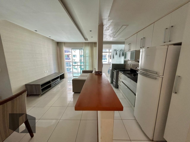 Apartamento à venda com 2 quartos, 70m² - Foto 4