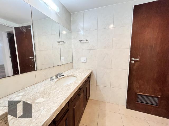 Apartamento para alugar com 3 quartos, 170m² - Foto 11