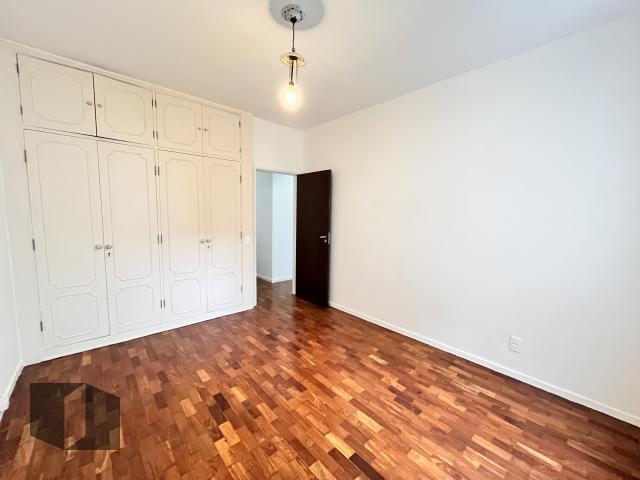 Apartamento para alugar com 3 quartos, 170m² - Foto 17