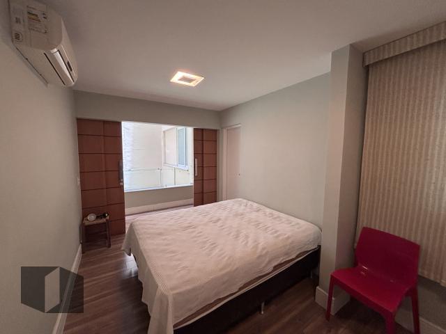 Apartamento à venda com 4 quartos, 250m² - Foto 7