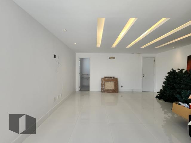 Casa à venda com 5 quartos, 370m² - Foto 14