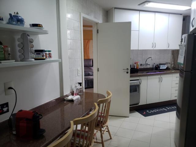 Apartamento à venda com 3 quartos, 119m² - Foto 17