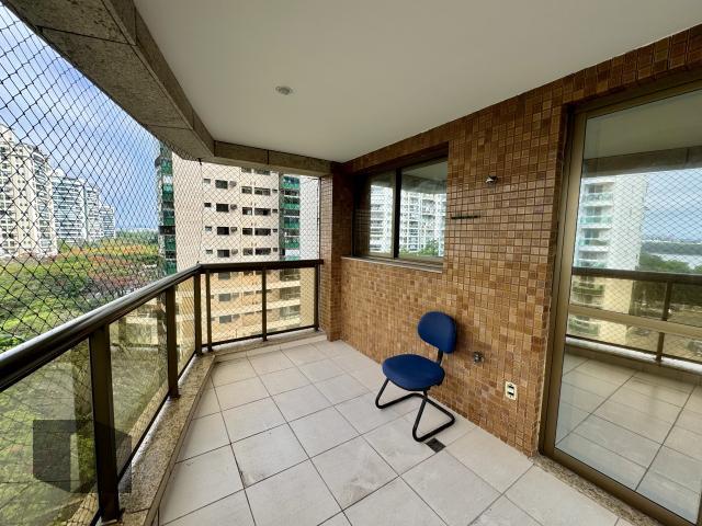 Apartamento à venda com 4 quartos, 140m² - Foto 3