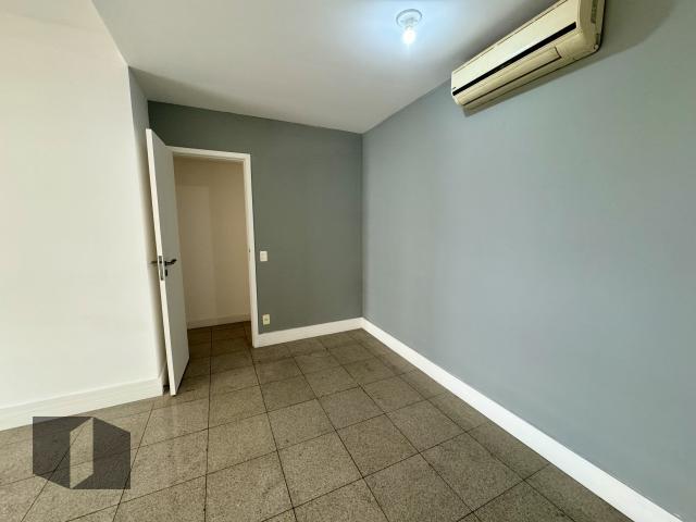 Apartamento à venda com 4 quartos, 140m² - Foto 8