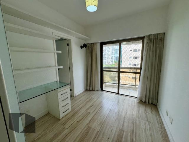 Apartamento à venda com 4 quartos, 140m² - Foto 12