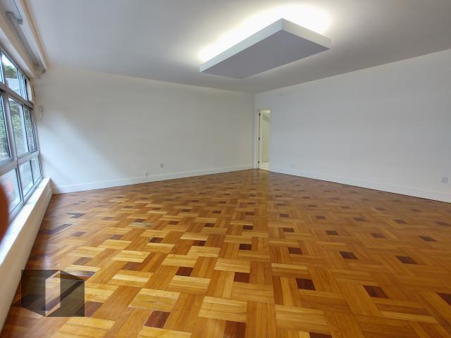 Apartamento à venda com 3 quartos, 155m² - Foto 3