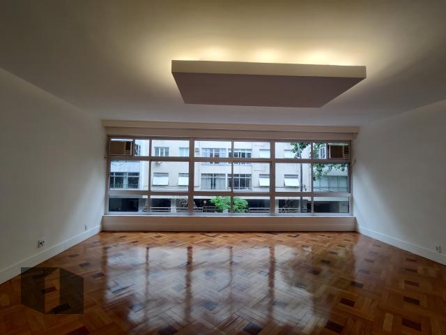 Apartamento à venda com 3 quartos, 155m² - Foto 1