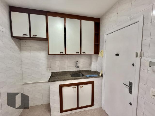 Apartamento para alugar com 2 quartos, 85m² - Foto 12