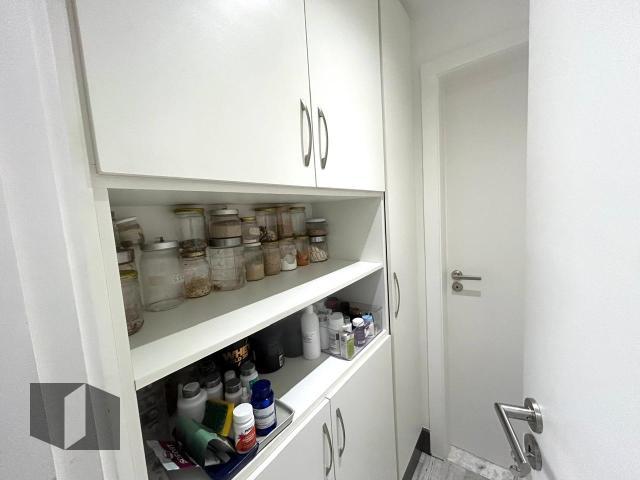 Apartamento à venda com 2 quartos, 67m² - Foto 35