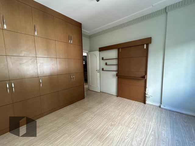 Apartamento à venda com 4 quartos, 140m² - Foto 10