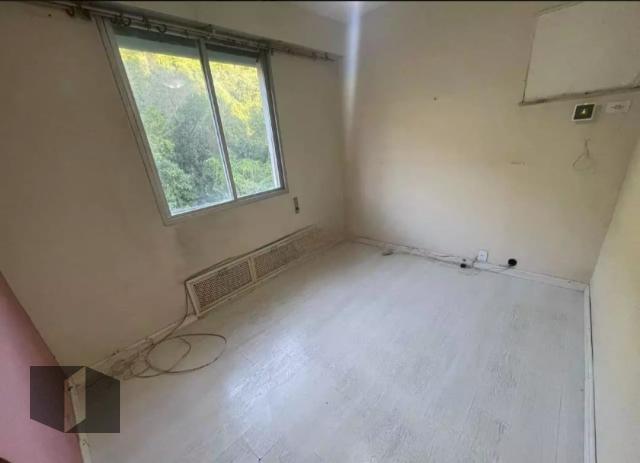 Apartamento à venda com 2 quartos, 72m² - Foto 4