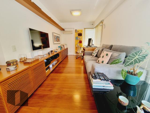 Apartamento à venda com 3 quartos, 116m² - Foto 2