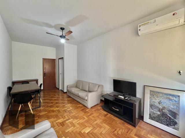 Apartamento à venda com 2 quartos, 75m² - Foto 2