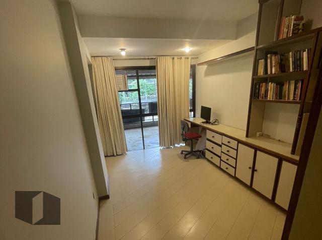 Apartamento à venda com 3 quartos, 167m² - Foto 10