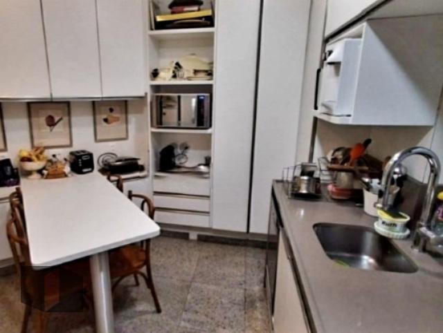 Apartamento à venda com 3 quartos, 167m² - Foto 14