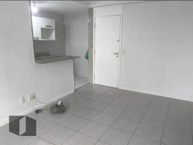 Apartamento à venda com 2 quartos, 69m² - Foto 4