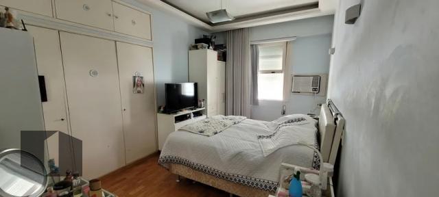 Apartamento à venda com 3 quartos, 156m² - Foto 9