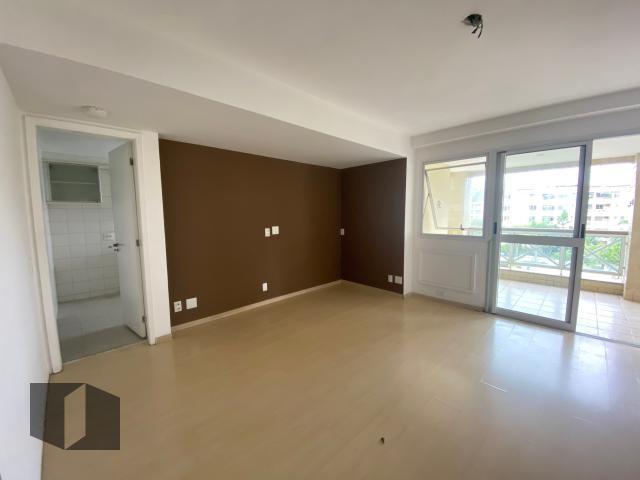 Apartamento à venda com 2 quartos, 96m² - Foto 2