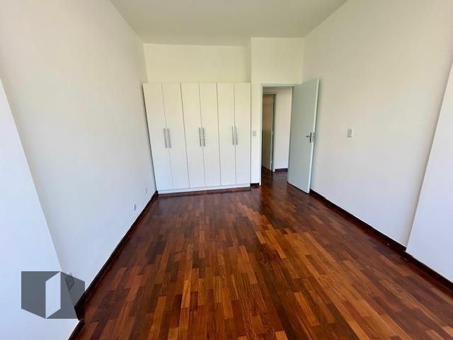 Apartamento à venda com 3 quartos, 120m² - Foto 11