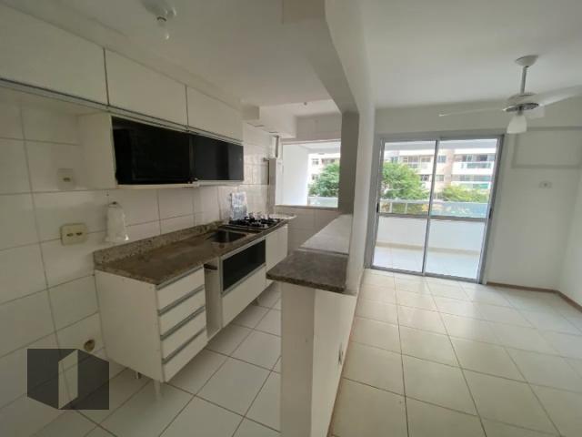 Apartamento para alugar com 2 quartos, 67m² - Foto 9