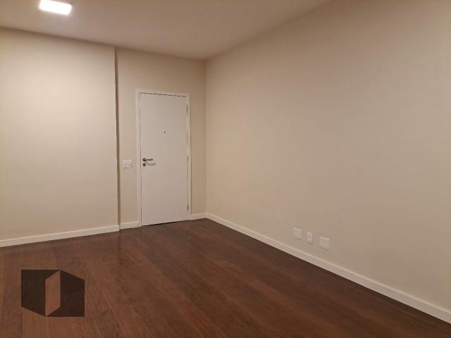 Apartamento para alugar com 3 quartos, 123m² - Foto 8