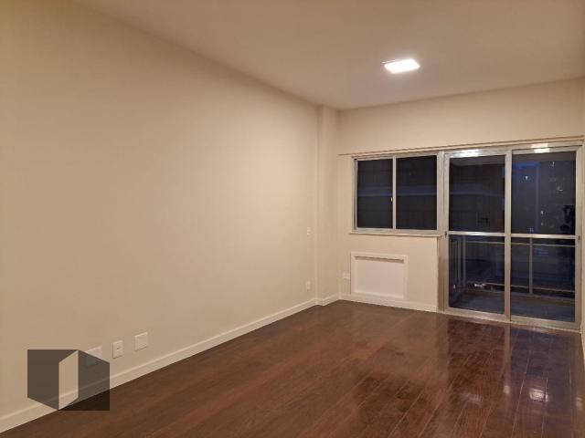 Apartamento para alugar com 3 quartos, 123m² - Foto 5