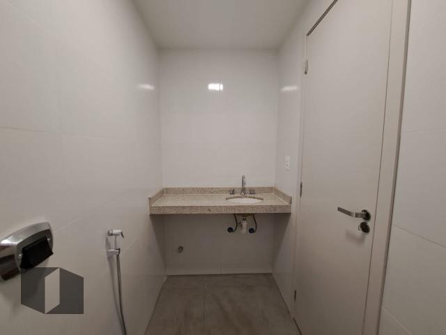 Apartamento para alugar com 3 quartos, 123m² - Foto 14