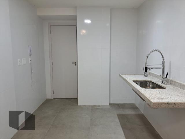 Apartamento para alugar com 3 quartos, 123m² - Foto 25