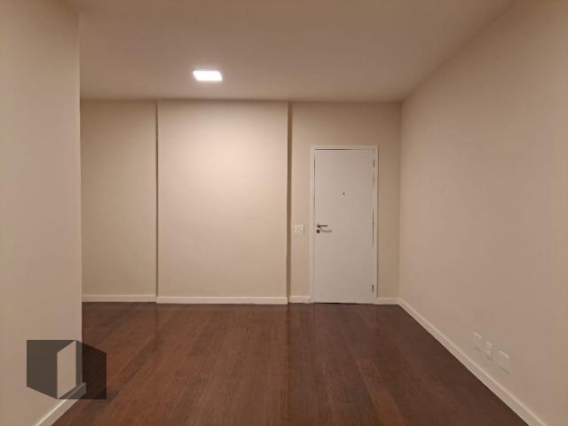 Apartamento para alugar com 3 quartos, 123m² - Foto 7