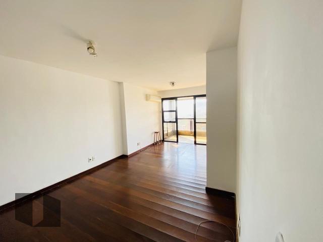 Apartamento à venda com 3 quartos, 124m² - Foto 2