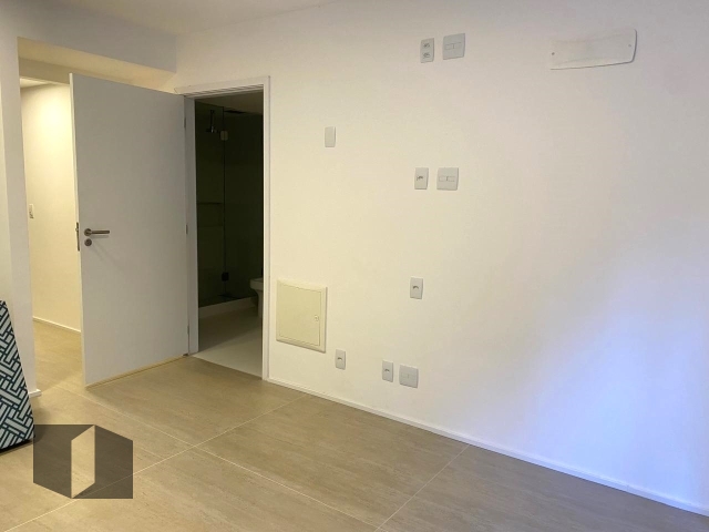 Apartamento à venda com 3 quartos, 251m² - Foto 11