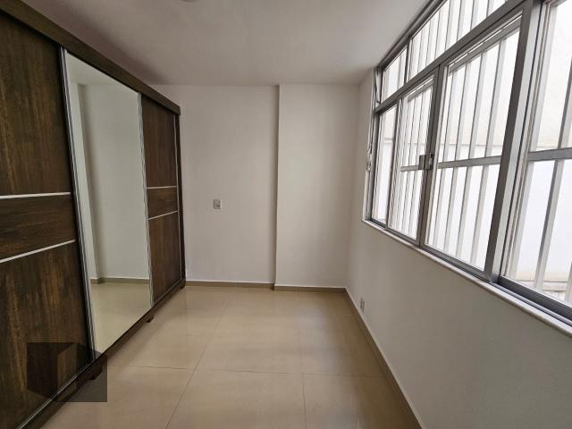 Apartamento para alugar com 2 quartos, 70m² - Foto 14