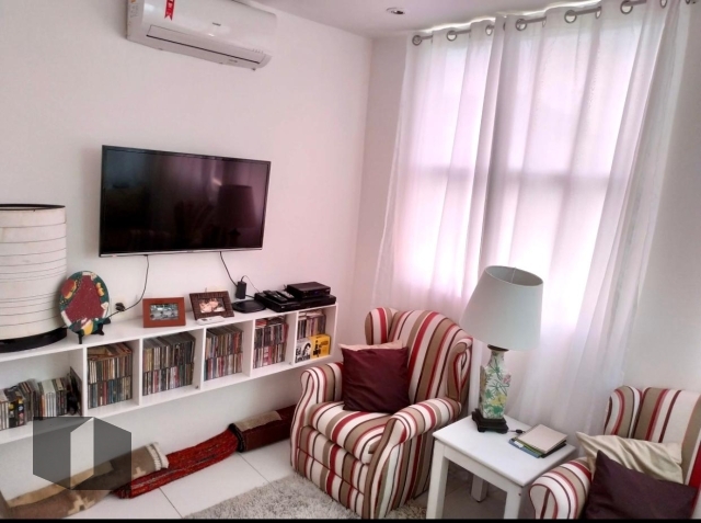 Cobertura à venda com 3 quartos, 240m² - Foto 17